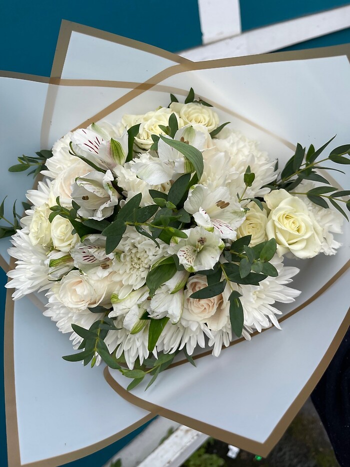 Designer&#039;s Choice All White Wrapped Bouquet