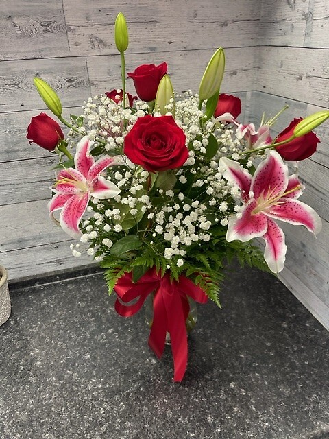 1/2 Dozen Roses with Lilies
