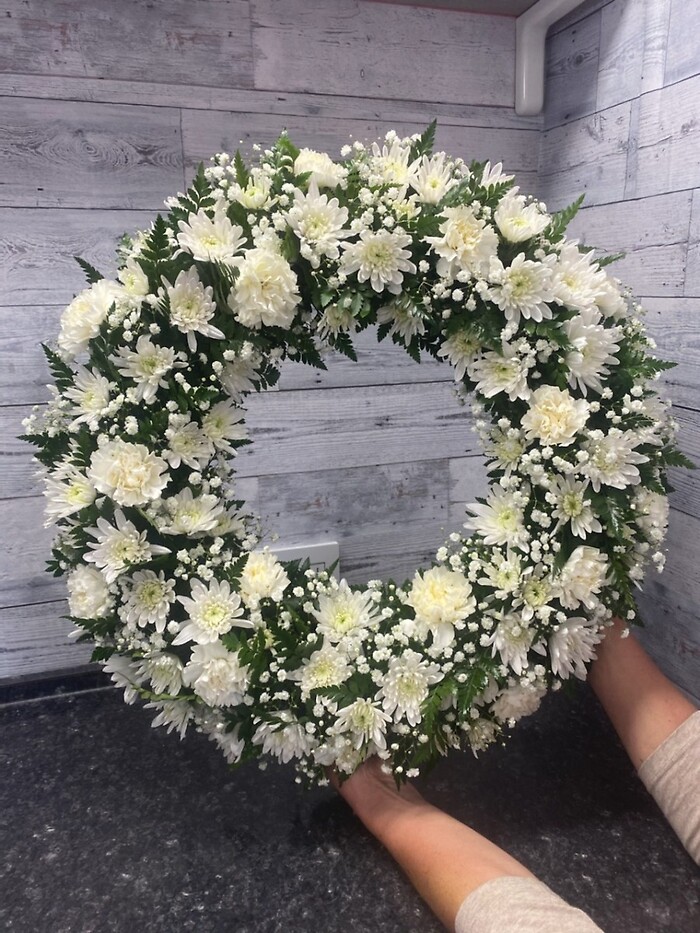 Carnation &amp; Mum Circle Wreath