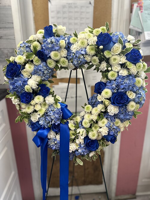 Rose Garden Heart - Blue &amp; White